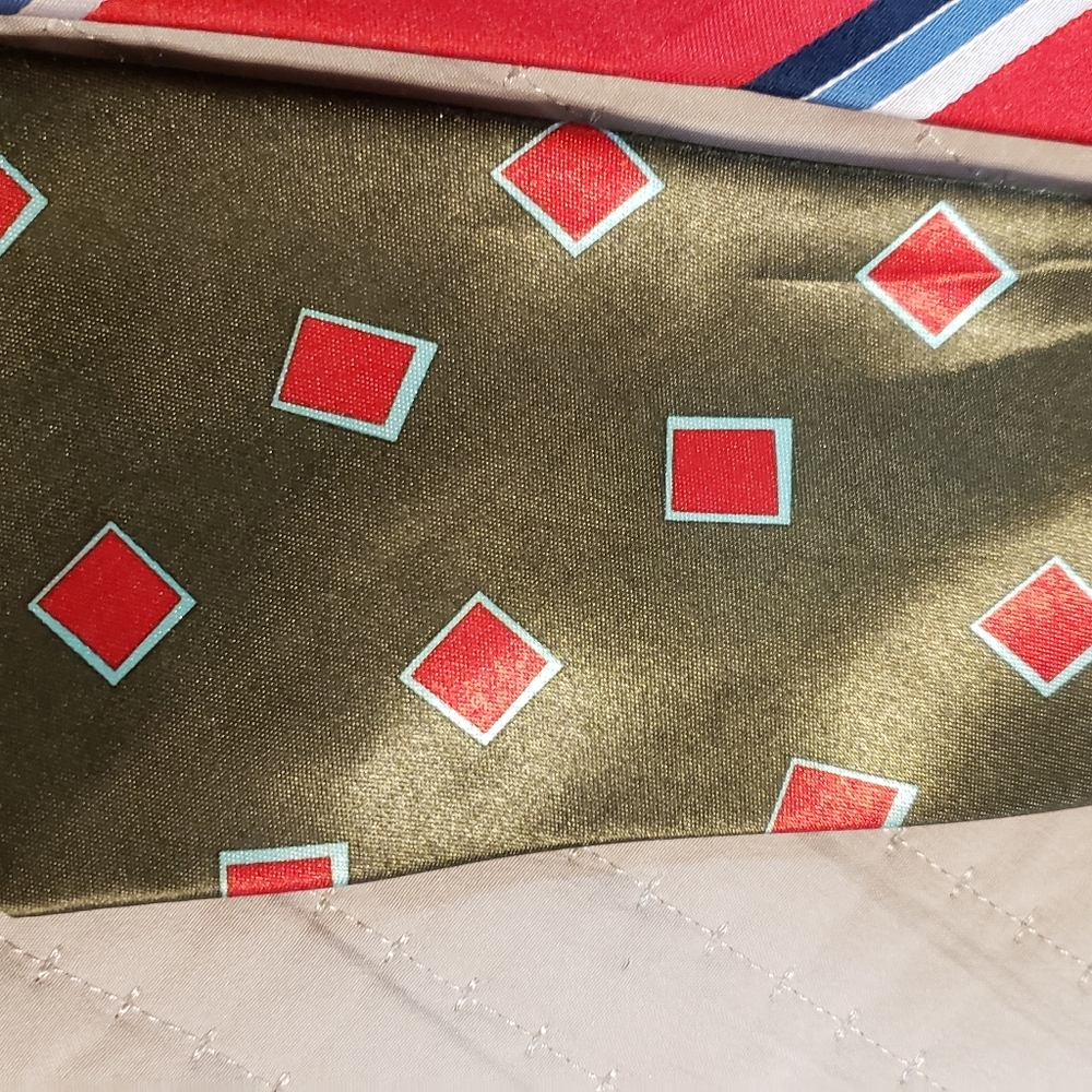 Three mens ties for one low price - Picture 4 of 7